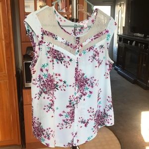 Sleeveless floral Blouse